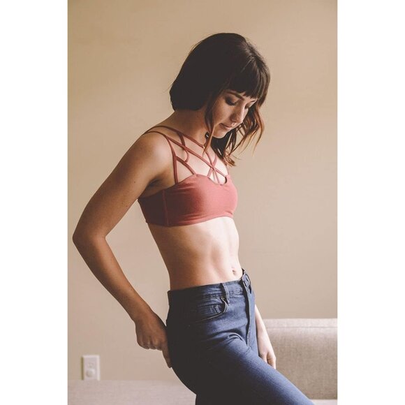 NWT Boutique Strappy Burnt Red Geometric Cutout Cage Front Crop Top Bralette - Picture 15 of 16